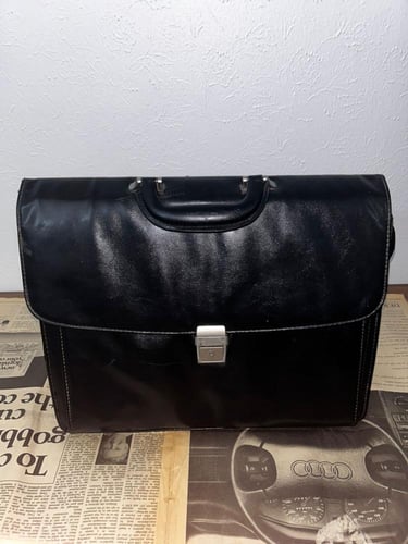 شنطة كلية الملك فهد البحرية