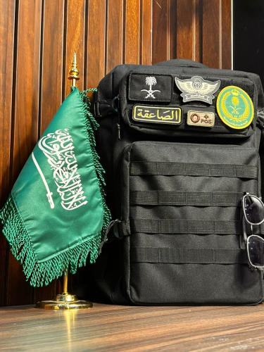 شنطة بتصميم القوات العسكرية - اسود
