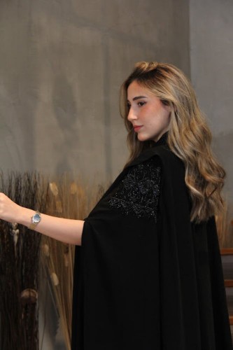 Muzna abaya