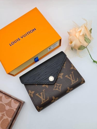 بوك لويس فيتون