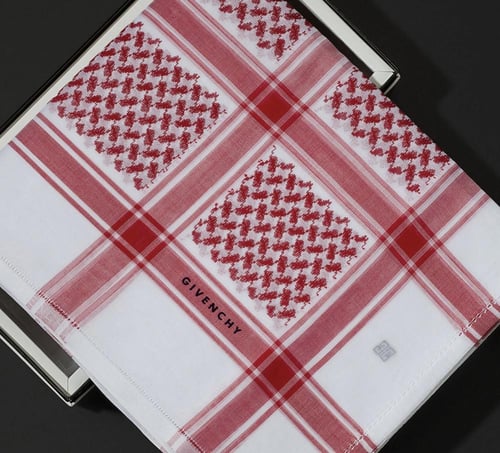 بكج جيفنشي (شماغين كلاسيك