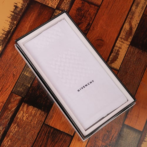 شماغ جيفنشي أبيض الأصلي 2024