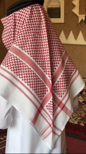 شماغ وقماشين Givenchy