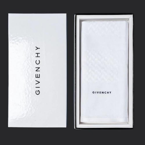 شماغ جيفنشي أبيض الأصلي 2024