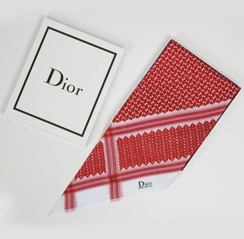 3 أشمغة (مونت بلانك -ديور -شانيل) + ساعة فندر بلو