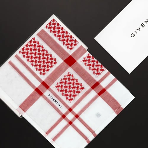 جيفنشي احمر +جيفنشي أبيض