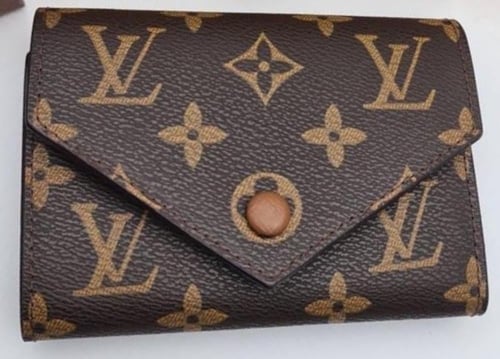 بوك لويس فيتون