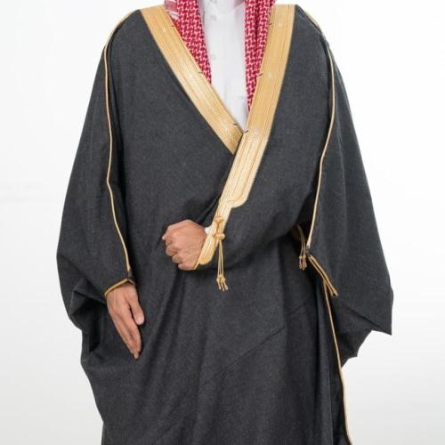 بشت ربيعي اللون رصاصي