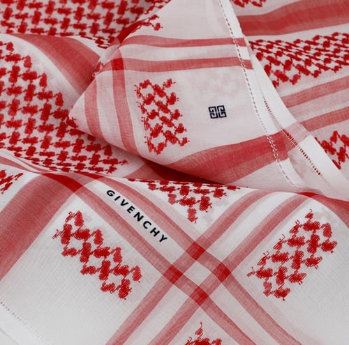 3 أشمغة جيفنشي (كلاسيك -كاجول -أبيض) + عطر مسك الم...