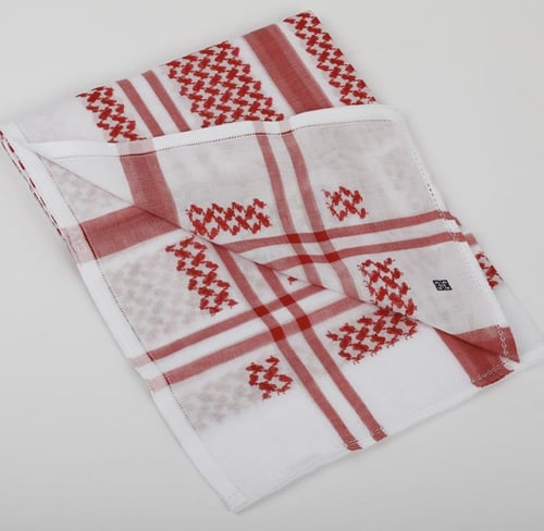 عرض جيفنشي (شماغ جيفنشي2024+قماش جيفنشي +هدية قلم...