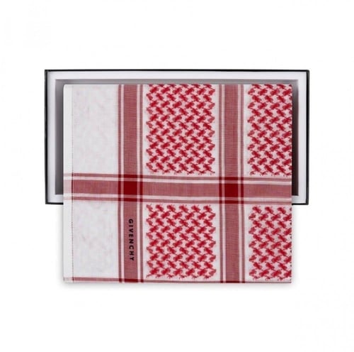 شماغين جيفنشي بسعر واحد