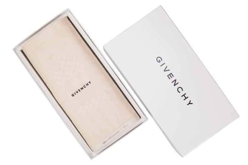 شماغ جيفنشي شتوي