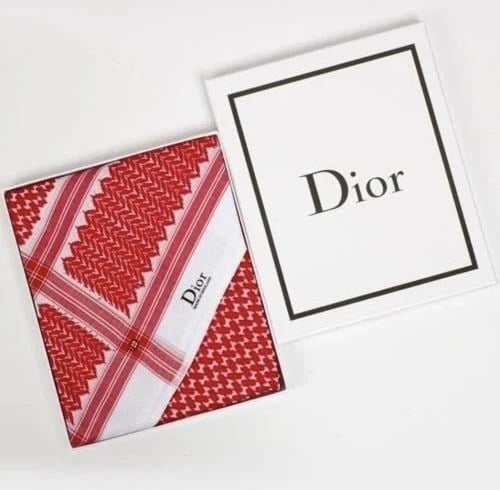 3 أشمغة (مونت بلانك -ديور -شانيل) + ساعة فندر بلو