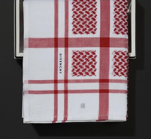 ثلاثة أشمغة جيفنشي رسمي