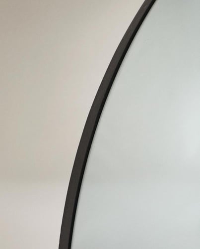 مراة عموديه مقوسه