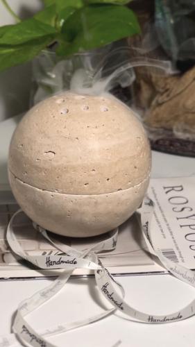 مبخرة رخام كروية