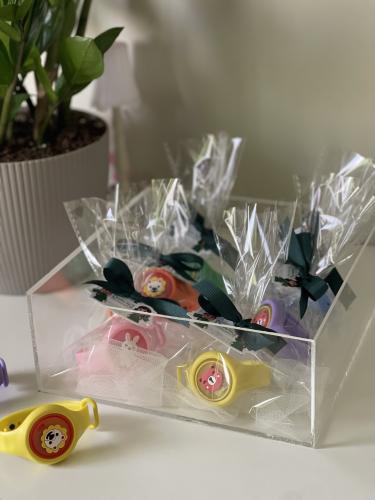 توزيعات أساور مُضيئة