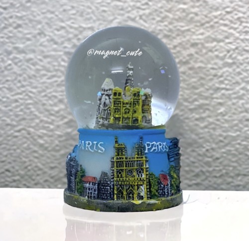 مغناطيس باريس كرة الثلج