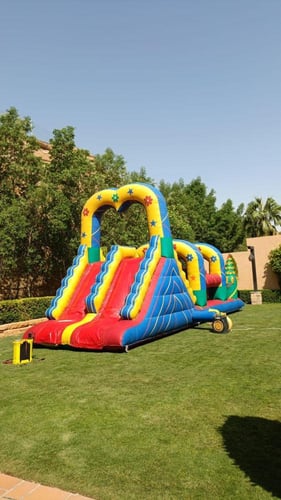 متاهات للايجار 13م طول * 3.5 م عرض