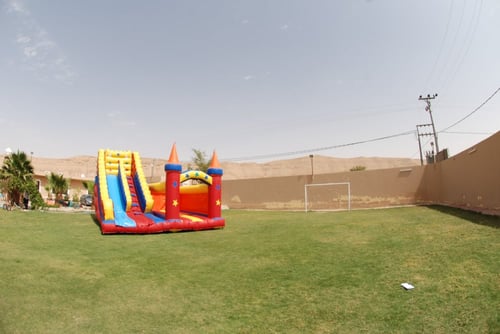 لعبة القلعه للايجار 7م طول *5م عرض *4.5م ارتفاع