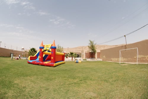 لعبة القلعه للايجار 7م طول *5م عرض *4.5م ارتفاع