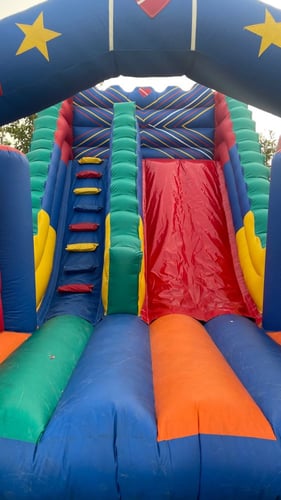 زحليقة بنطيطة للايجار 6.5م طول *4م عرض *4.5م ارتفا...