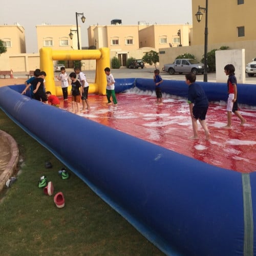 ملعب صابوني للايجار 12م طول*6م عرض