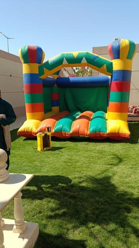 نطيطة للايجار 4م طول *4م عرض*3.5م ارتفاع