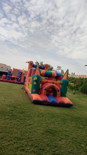 متاهات للايجار 13 م طول *3.60 م عرض