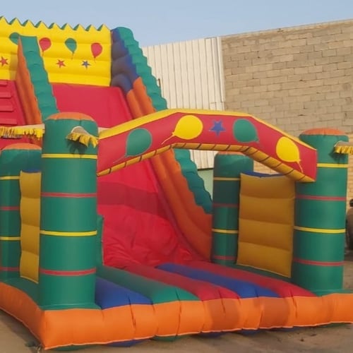 زحليقة مع نطيطة للايجار 7.5م طول * 5م عرض *6م ارتف...