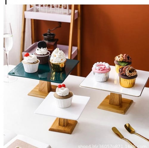 حامل كيك بقاعدة