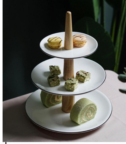 طبق تقديم ثلاث ادوار