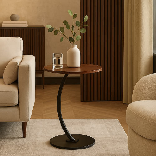 طاولة جانبية بتصميم حديث بسطح خشبي وقاعدة معدنية د...