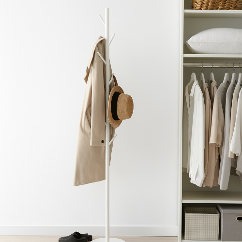 علاقة ملابس أرضية بتصميم عصري بسيط باللون الأبيض