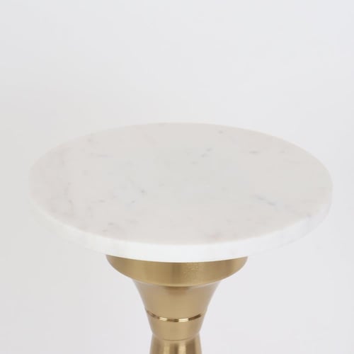 طاولة جانبية أنيقة بسطح رخامي دائري وقاعدة معدنية...