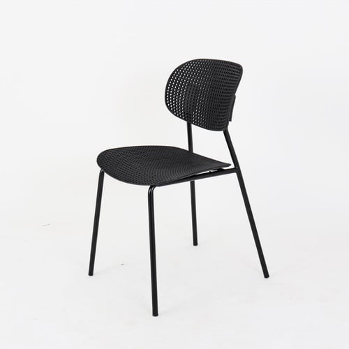 كرسي أسود بلاستيك - تصميم مثقب