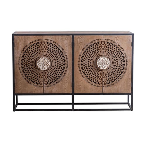 خزانة خشبية بتصميم فني مزخرف مكونة من اربعة ابواب