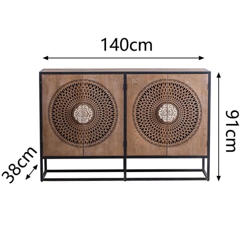 خزانة خشبية بتصميم فني مزخرف مكونة من اربعة ابواب