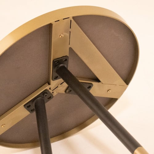 طاولة خدمة - قواعد حديدية - سطح خشبي - حواف ذهبية