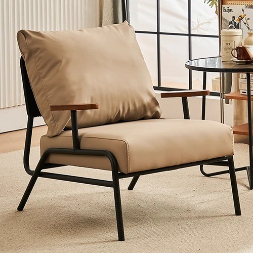 كرسي جلد بيج مربع - مساند خشب