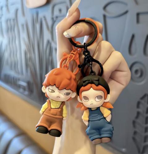 Hirono and Zsiga keychain / ميداليات هيرونو و زيقا