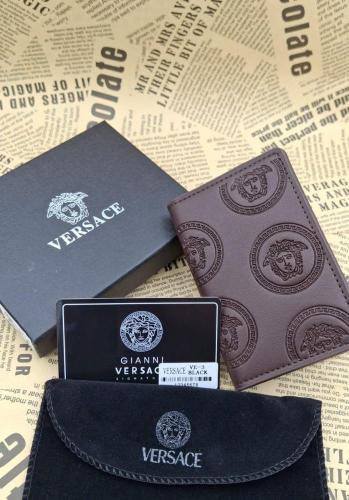 محافظ فرزاتشي Versace
