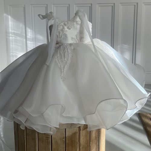 فستان فخم منفوش ، ذو تصميم راقي