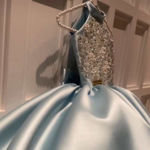 فستان ملكي فخم