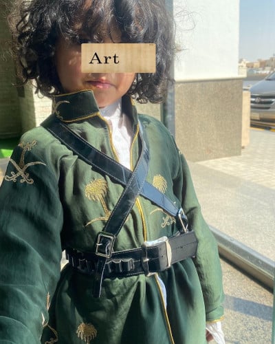 دقله مطرزه بالسيفين و النخله للاولاد