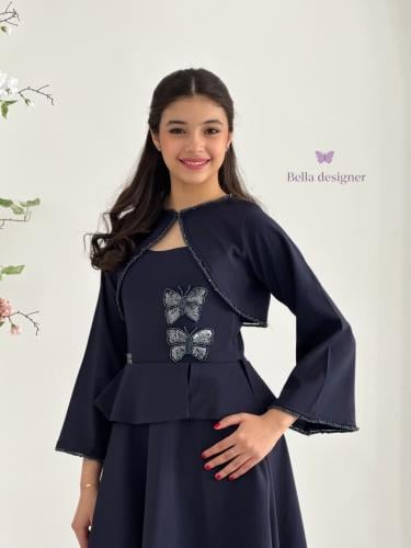 فستان كحلي مُزين بـ فراشات