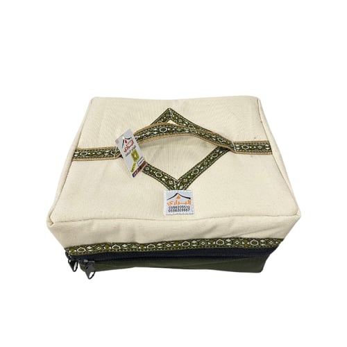 شنطة عزبة لون ابيض زيتي وسط