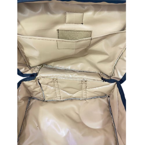 شنطة عزبة لون بني عودي كبيرة