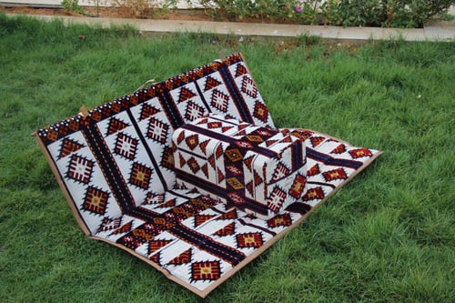 جلسة رحلات مع مركا نقشة حجازية