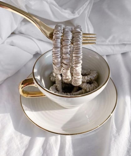 سكرانشي حرير طبيعي